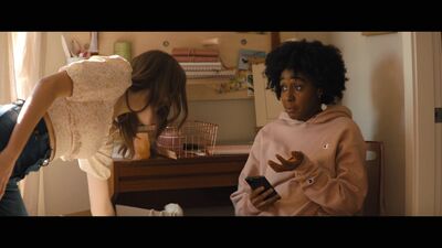 Hello_Goodbye_and_Everything_In_Between_mkv0811.jpg