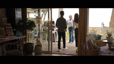Hello_Goodbye_and_Everything_In_Between_mkv0919.jpg