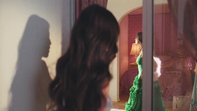 Olivia_Rodrigo_-_deja_vu_mp40548.jpg