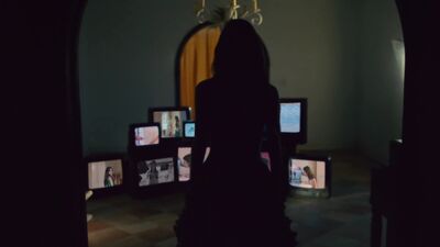 Olivia_Rodrigo_-_deja_vu_mp40642.jpg