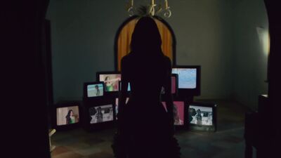 Olivia_Rodrigo_-_deja_vu_mp40643.jpg