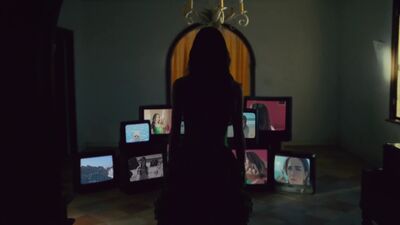 Olivia_Rodrigo_-_deja_vu_mp40644.jpg