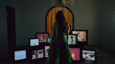 Olivia_Rodrigo_-_deja_vu_mp40651.jpg