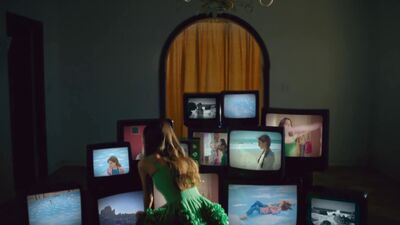 Olivia_Rodrigo_-_deja_vu_mp40663.jpg