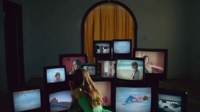Olivia_Rodrigo_-_deja_vu_mp40665.jpg