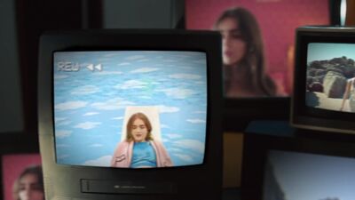 Olivia_Rodrigo_-_deja_vu_mp40685.jpg