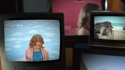 Olivia_Rodrigo_-_deja_vu_mp40686.jpg