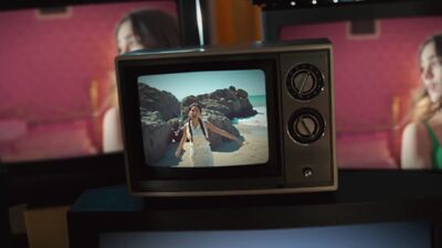 Olivia_Rodrigo_-_deja_vu_mp40691.jpg