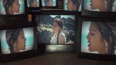 Olivia_Rodrigo_-_deja_vu_mp40731.jpg