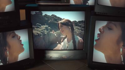 Olivia_Rodrigo_-_deja_vu_mp40737.jpg