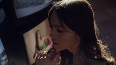 Olivia_Rodrigo_-_deja_vu_mp40763.jpg