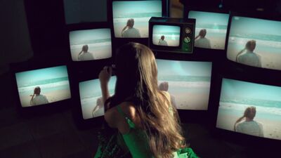 Olivia_Rodrigo_-_deja_vu_mp40770.jpg