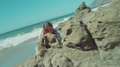 Olivia_Rodrigo_-_deja_vu_mp40890.jpg