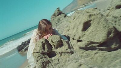 Olivia_Rodrigo_-_deja_vu_mp40891.jpg