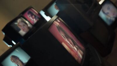 Olivia_Rodrigo_-_deja_vu_mp40929.jpg