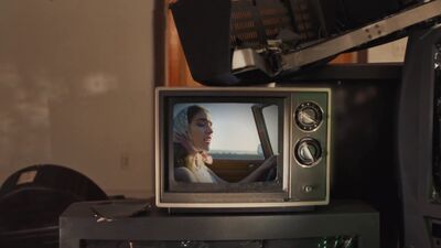 Olivia_Rodrigo_-_deja_vu_mp40979.jpg