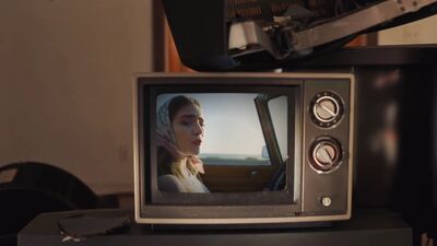 Olivia_Rodrigo_-_deja_vu_mp40981.jpg