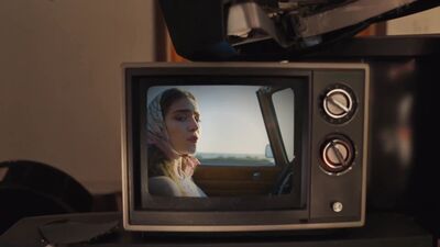 Olivia_Rodrigo_-_deja_vu_mp40982.jpg