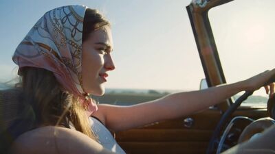 Olivia_Rodrigo_-_deja_vu_mp40999.jpg