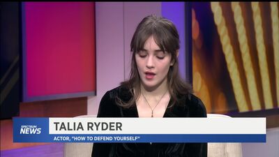 2023-02-04_-_Talia_Ryder_returns_to_the_stage_in_How_to_Defend_Yourself_mp45135.jpg